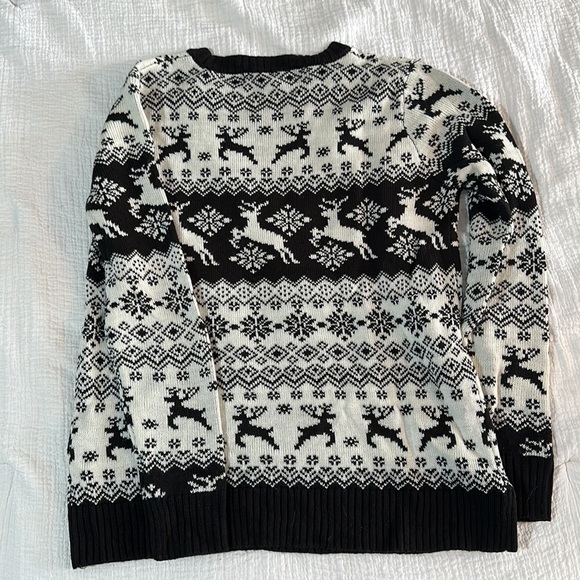 Reindeer sweater - Picture 2 of 3